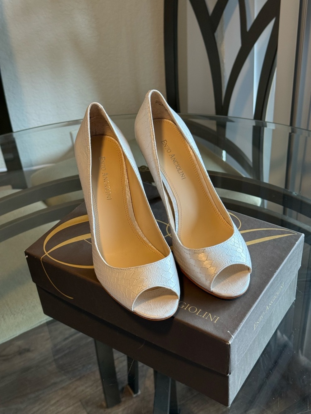 Enzo Angiolini White/Cream Croc-Texture Peep-Toe Pumps